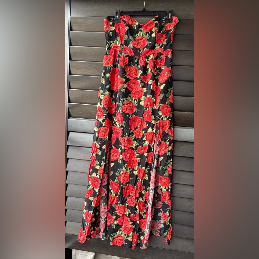 Forever 21 Strapless Dress Maxi Black Red Roses Pockets Size Medium Slits